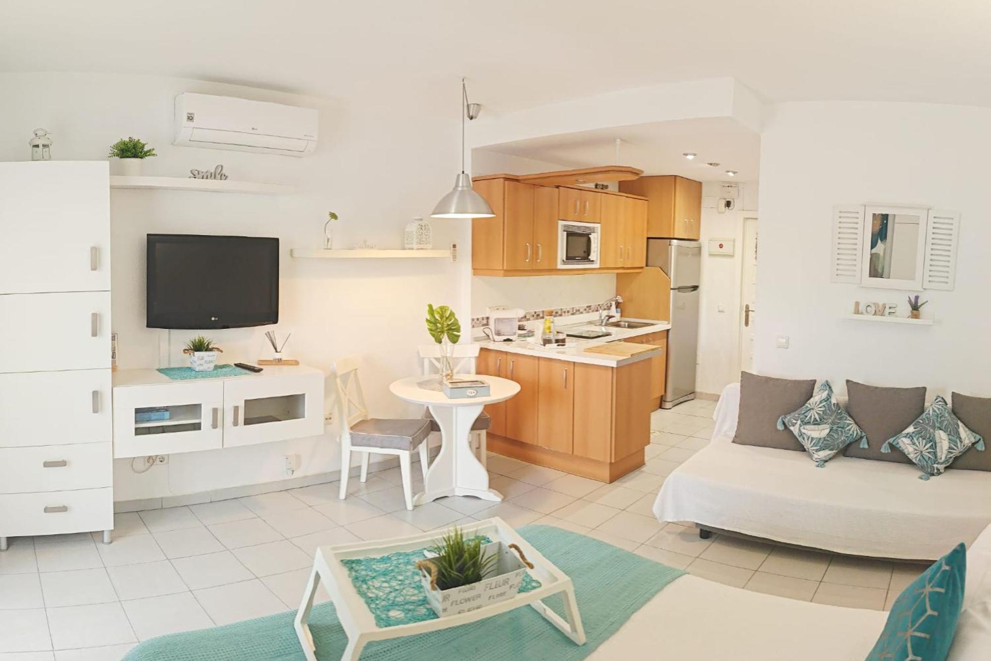 Benalbeach Holidays 贝纳尔马德纳 外观 照片