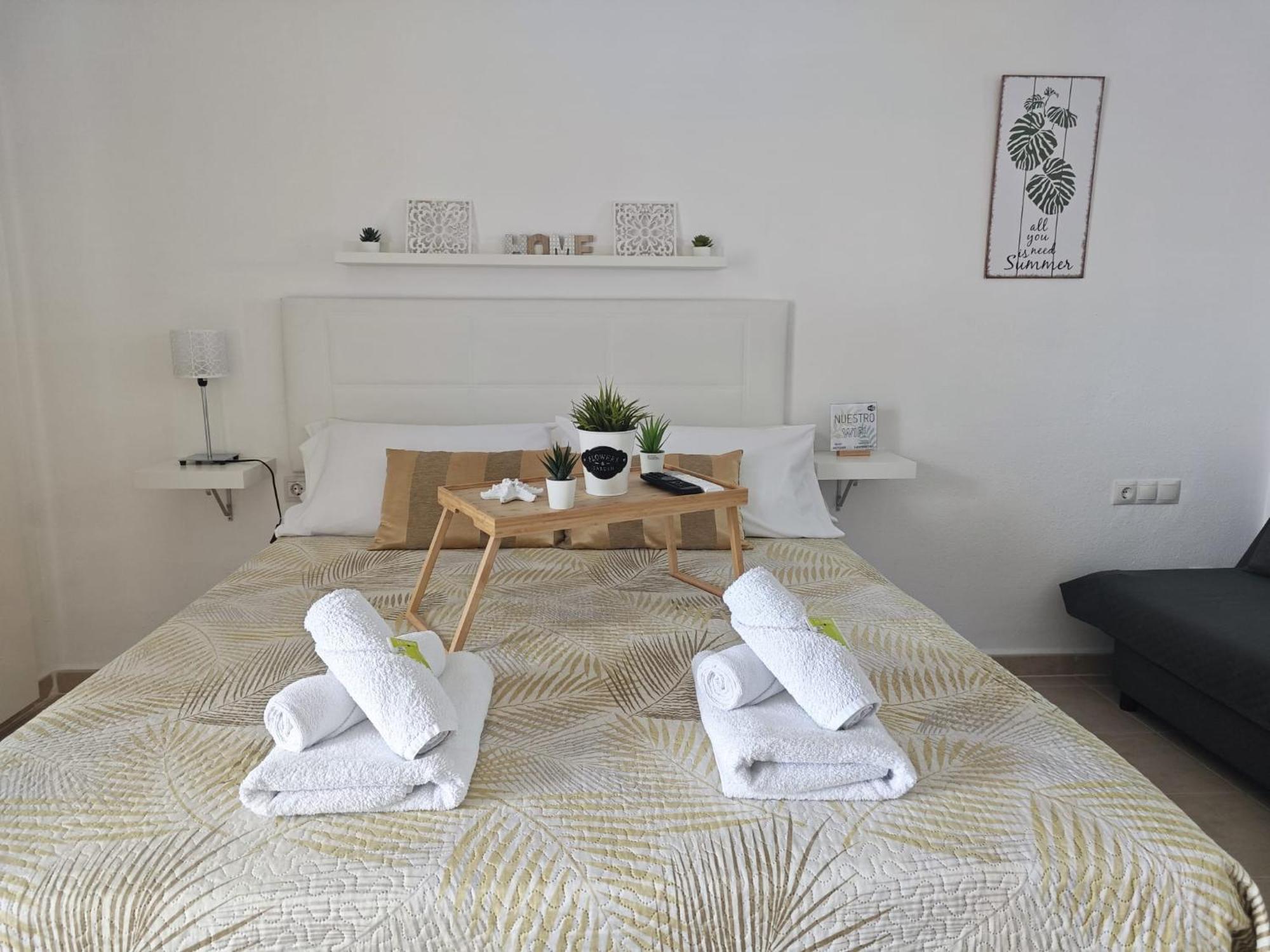 Benalbeach Holidays 贝纳尔马德纳 外观 照片