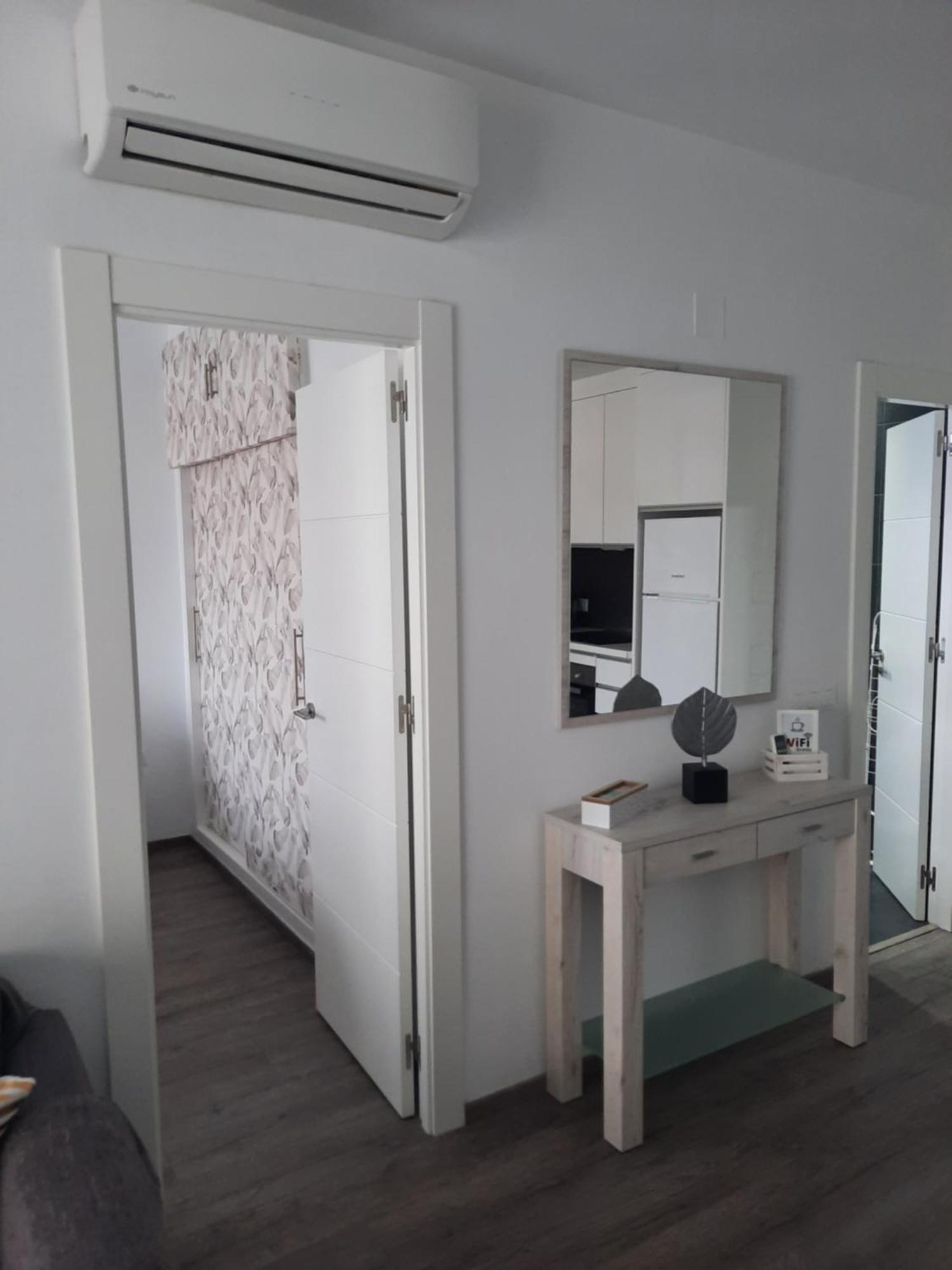 Benalbeach Holidays 贝纳尔马德纳 客房 照片