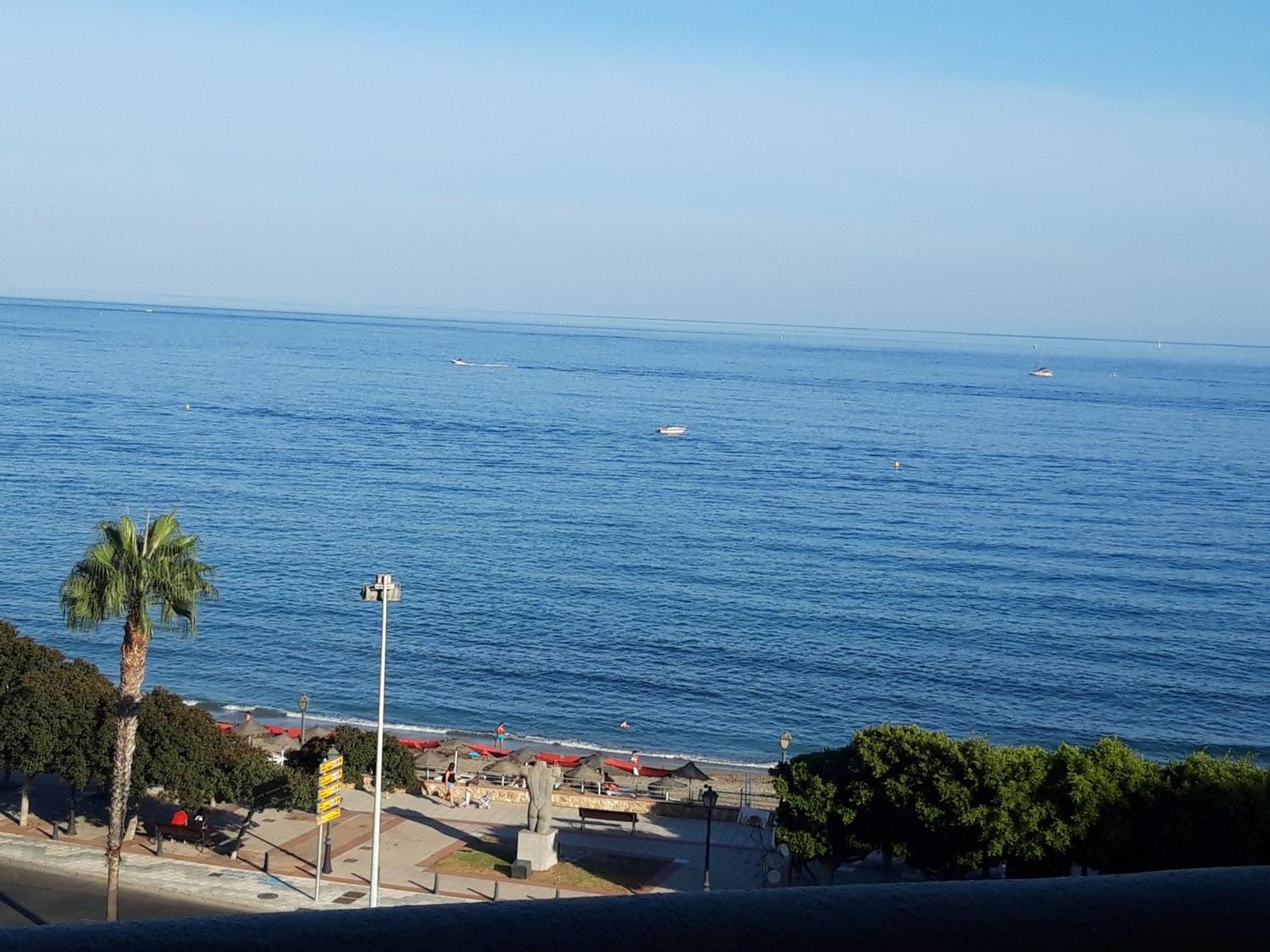 Benalbeach Holidays 贝纳尔马德纳 客房 照片